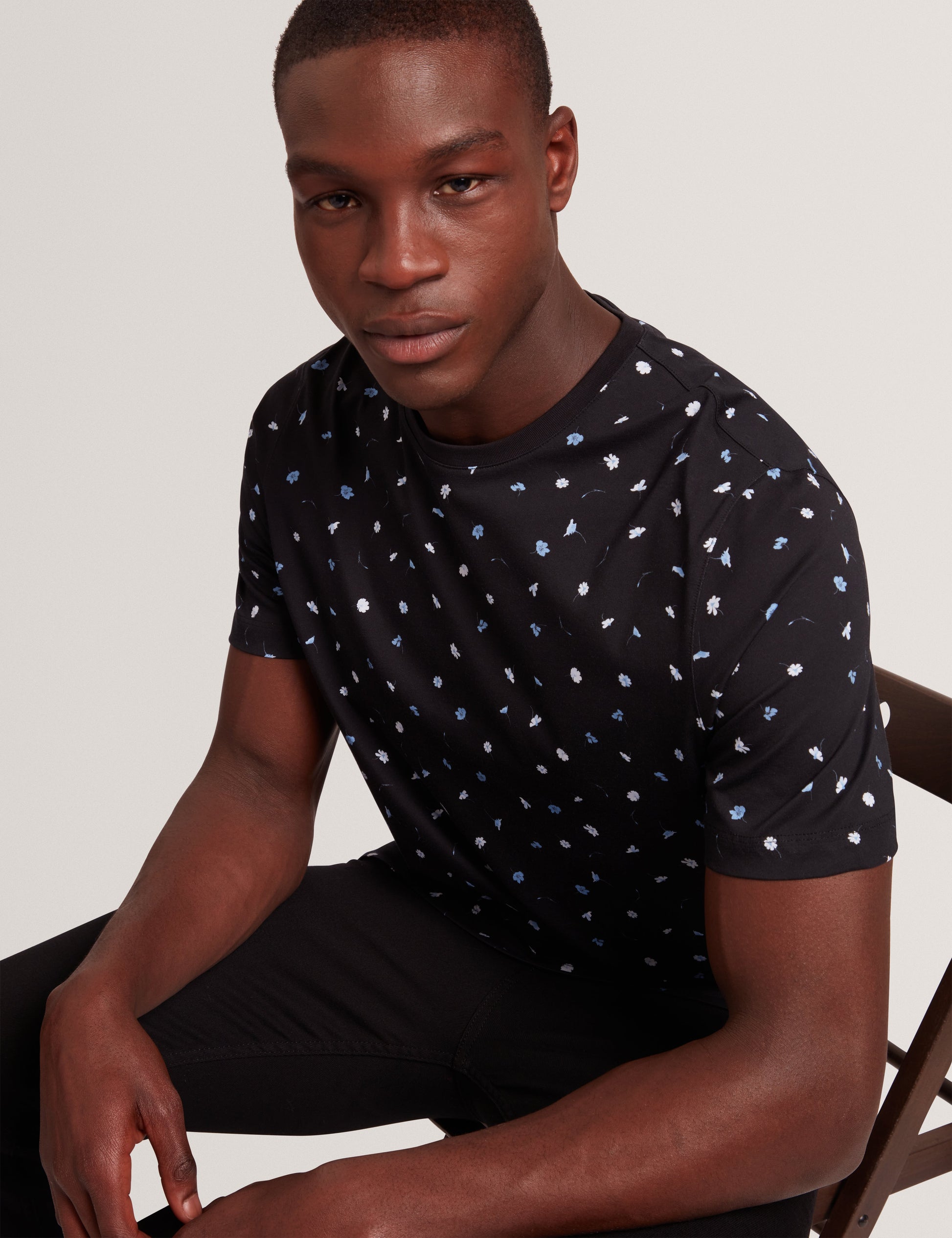 Ted Baker BURTUN - Scattered Floral Print Crew Neck T-Shirt