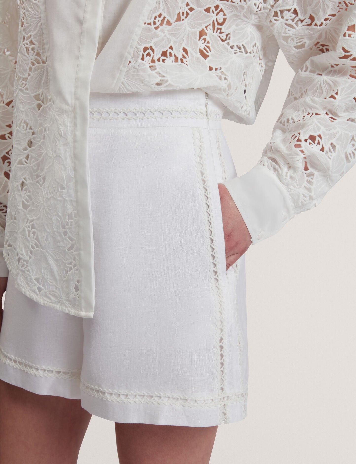 Ted Baker BUCCIA - Crochet Trim High Waisted Linen Shorts