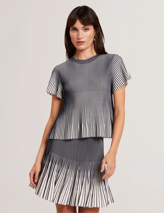 Ted Baker HETHRR - Textured Knit Fluted Short Sleeve Top