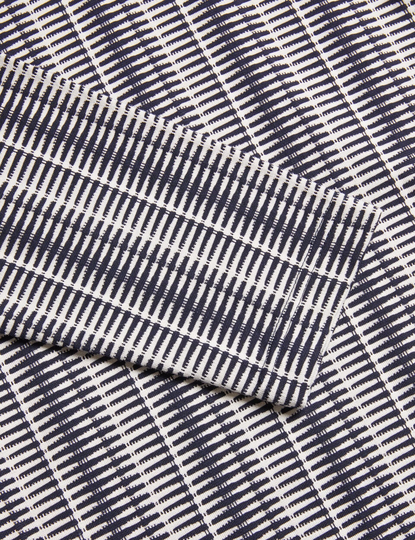 Ted Baker CAPUZZO - Long Sleeve Geo Stripe Zip Polo Shirt